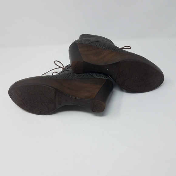 Naot Nadine Wedge Bootie Croc Leather Size 36 5-5.5 - Picture 11 of 13